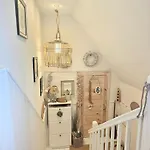 House Old Apartman *