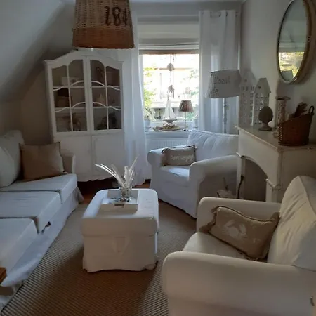 Beach House Old Apartment