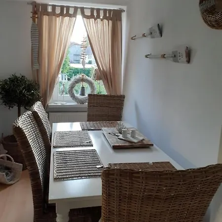 Beach House Old Apartment
