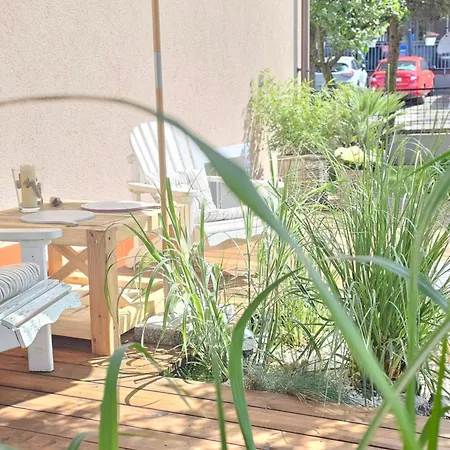 House Old * ミエンジズドロイェ