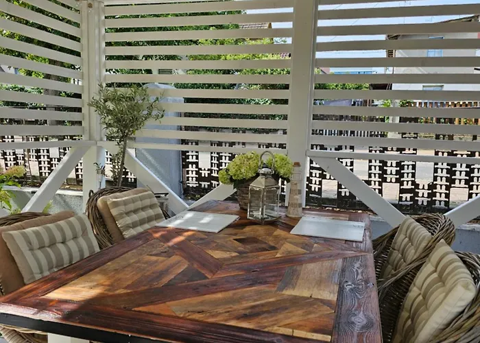 House Old ミエンジズドロイェ