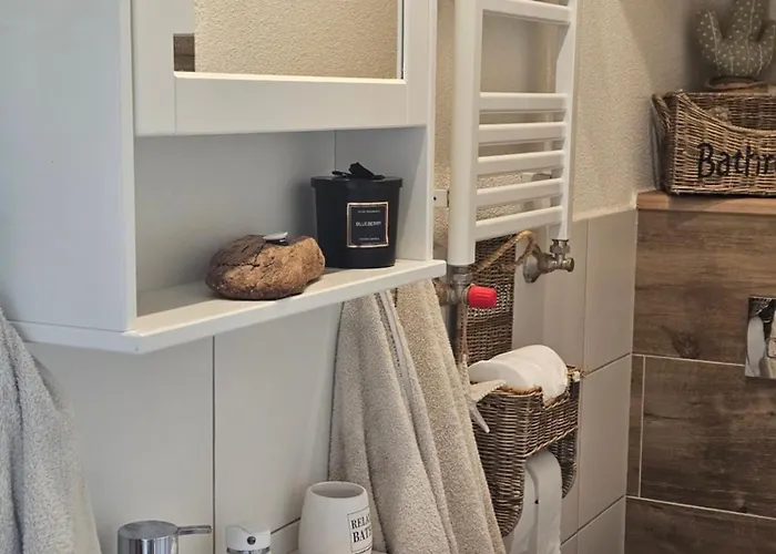 House Old * ミエンジズドロイェ