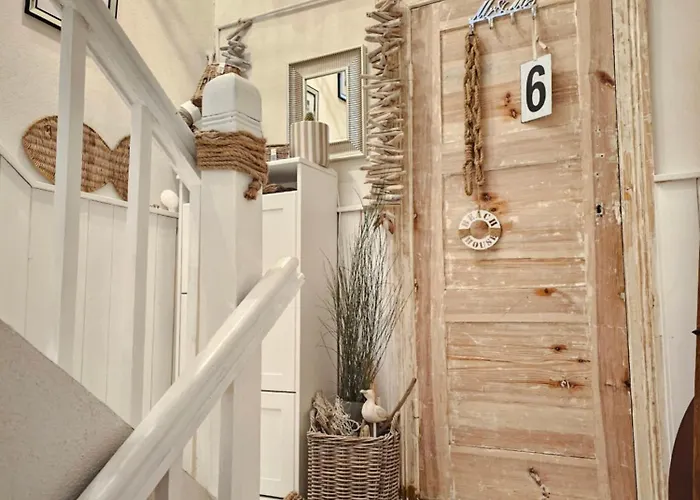 House Old ミエンジズドロイェ